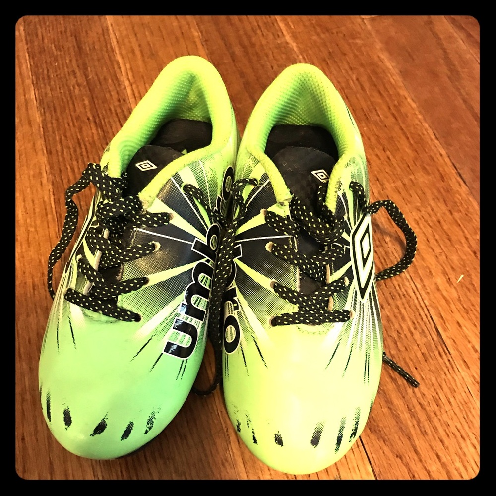 Little Kid’s Size 10 Umbro Soccer Cleats